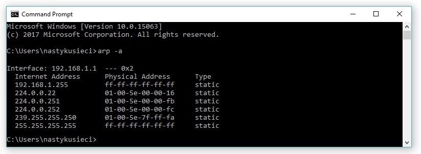 Tabela ARP na hoście z systemem Windows